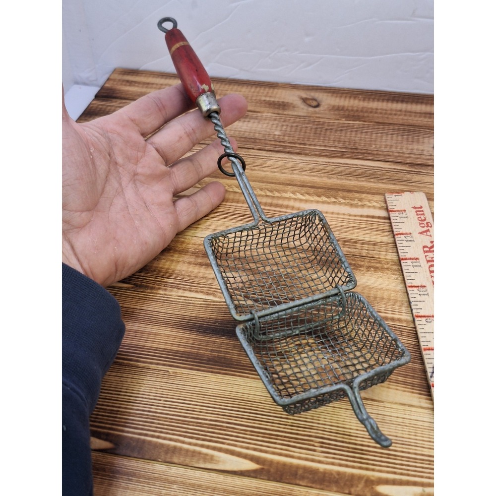 Antique Farmhouse, Red‎ Wood Handle, Wire Basket, A & J Ekco Egg Beater Set X2 - Picture 7 of 9